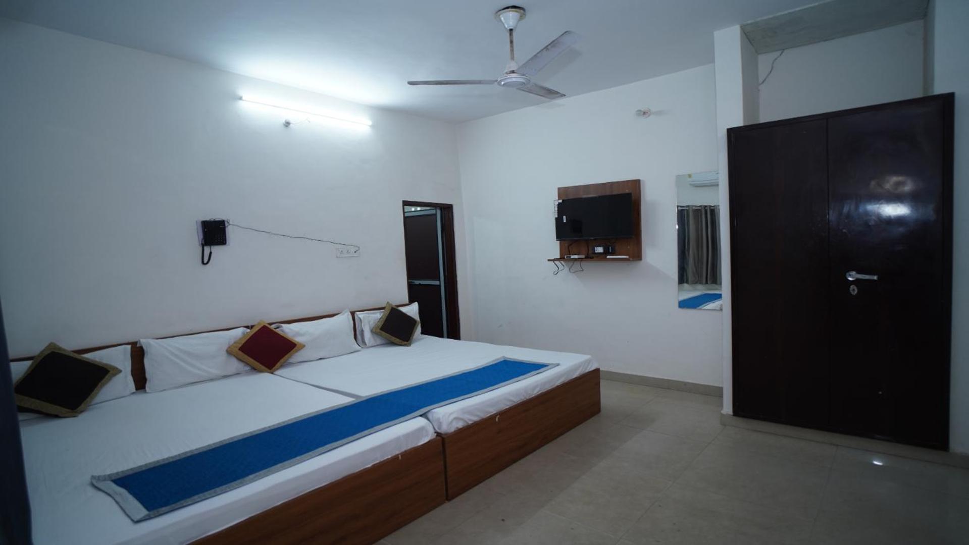 Hotel Apoorv - Near Jaipur Railway Station Oda fotoğraf
