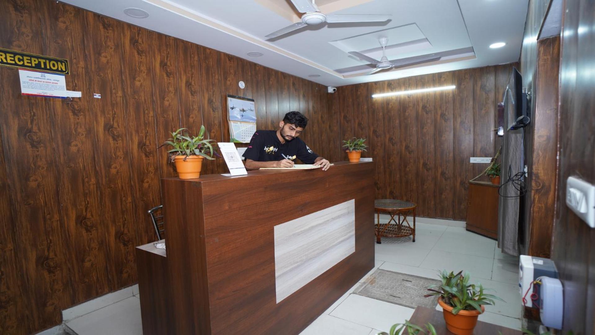 Hotel Apoorv - Near Jaipur Railway Station Dış mekan fotoğraf